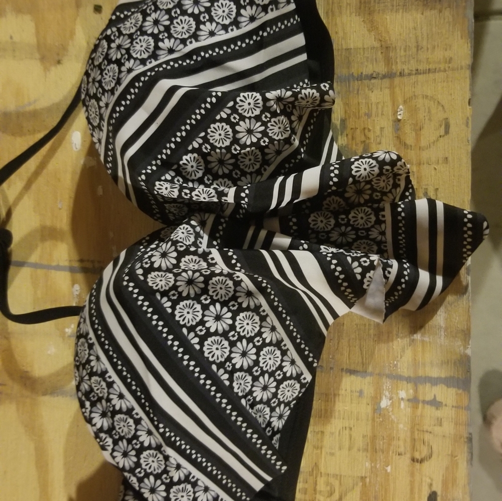 Bikini Top, Super Cute Style, So Brand. Medium